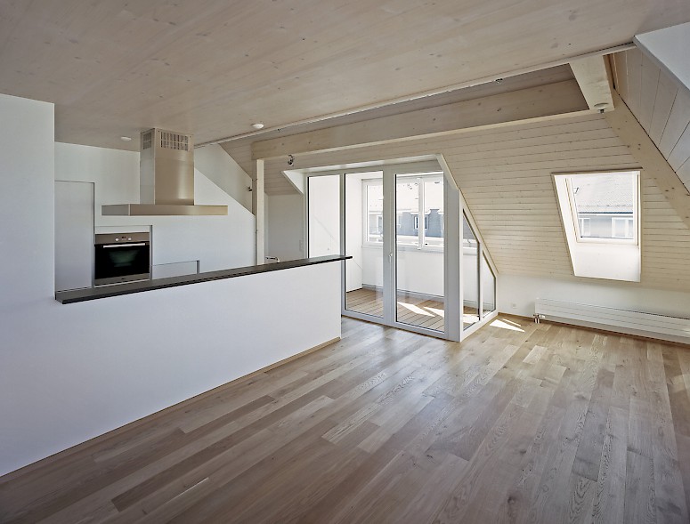 Sanierung + Aufstockung Mehrfamilienhaus  –  Holinger Moll Immobilien AG