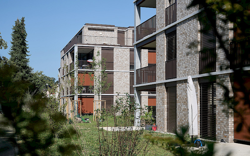 Aumattstrasse 70-72, Reinach